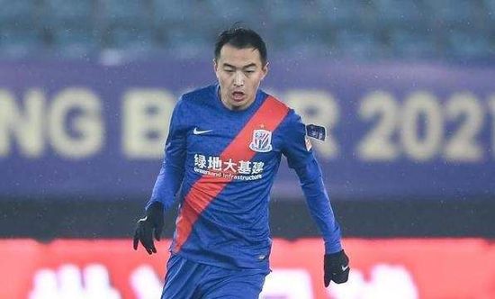 被问到自己喜欢波斯特科格鲁球队的哪一点时，瓜帅补充道：“勇气、高位逼抢——太有侵略性了。